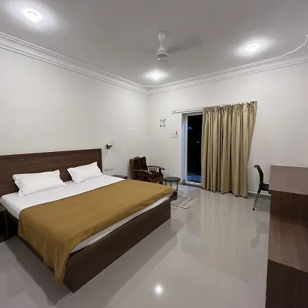 Morjim Sunset Guesthouse- Apartments With Kitchen & Ac Rooms Exterior photo