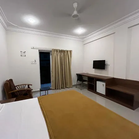 Morjim Sunset Guesthouse- Apartments With Kitchen & Ac Rooms Exterior photo