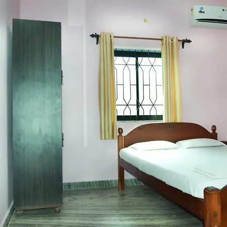 Morjim Sunset Guesthouse- Apartments With Kitchen & Ac Rooms Exterior photo