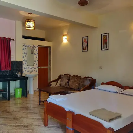 Morjim Sunset Guesthouse- Apartments With Kitchen & Ac Rooms Exterior photo