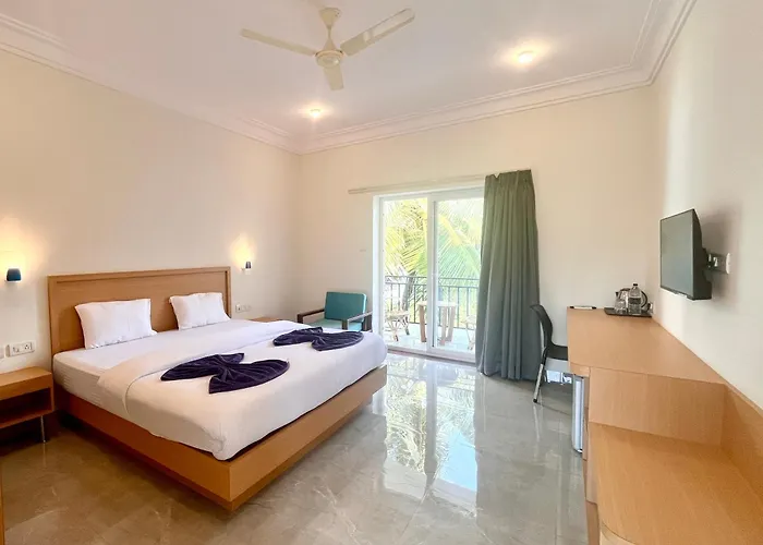 Morjim Sunset Guesthouse- Apartments With Kitchen & Ac Rooms