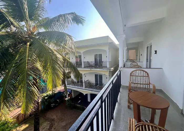 Morjim Sunset Guesthouse- Apartments With Kitchen & Ac Rooms