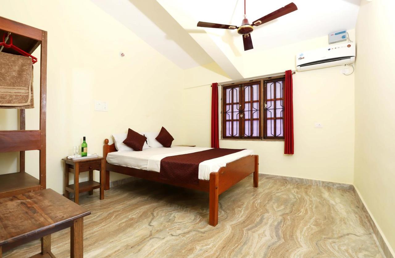 Apartment Sunset Guesthouse- With Kitchen & Ac Morjim