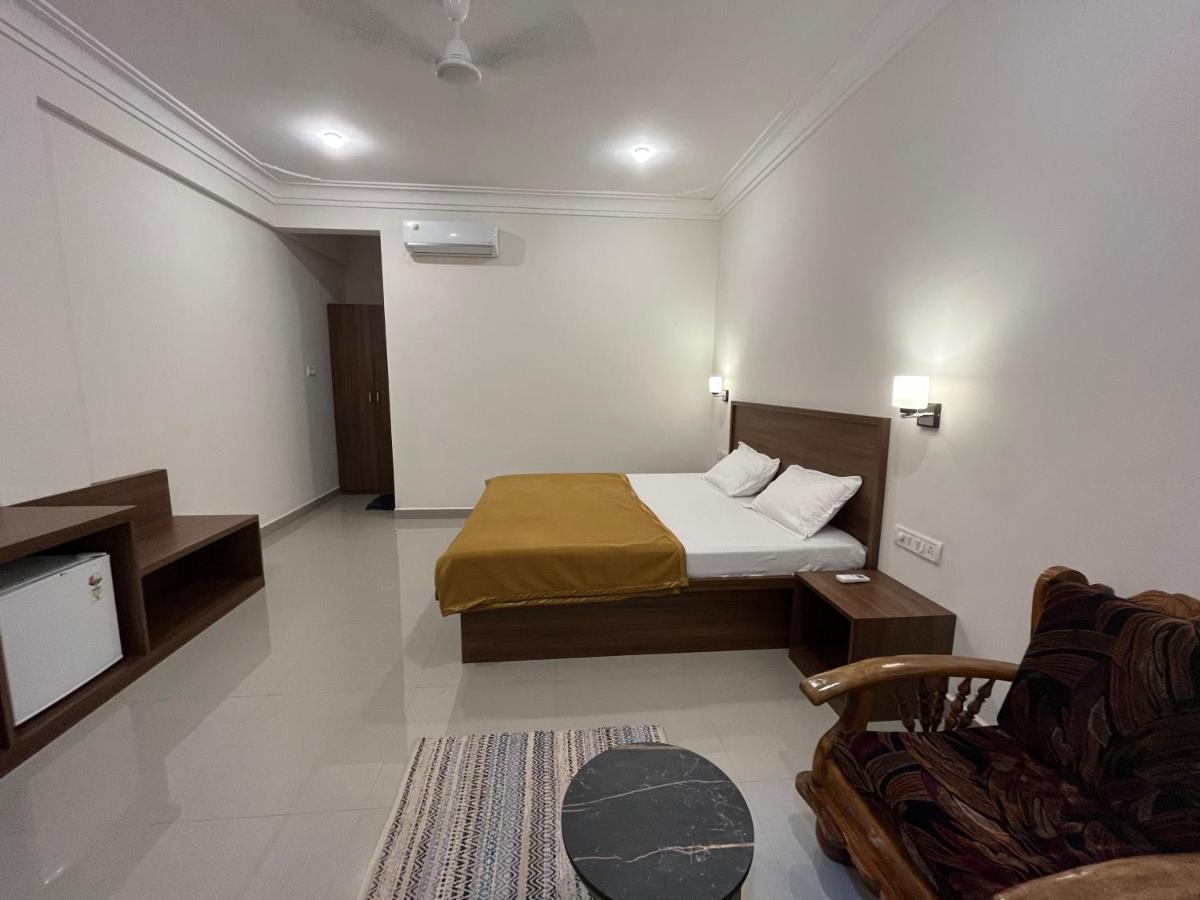 Sunset Guesthouse- With Kitchen & Ac Apartment