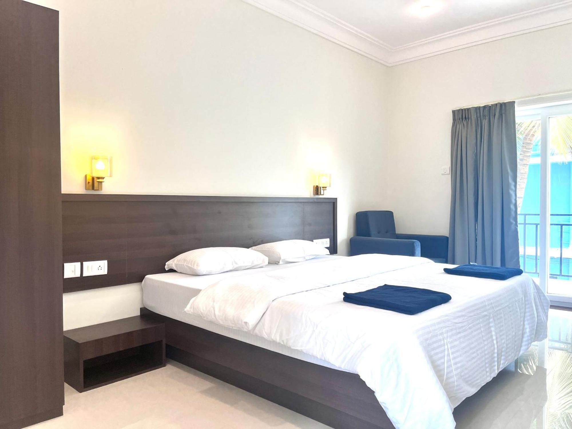 Sunset Guesthouse- With Kitchen & Ac Morjim