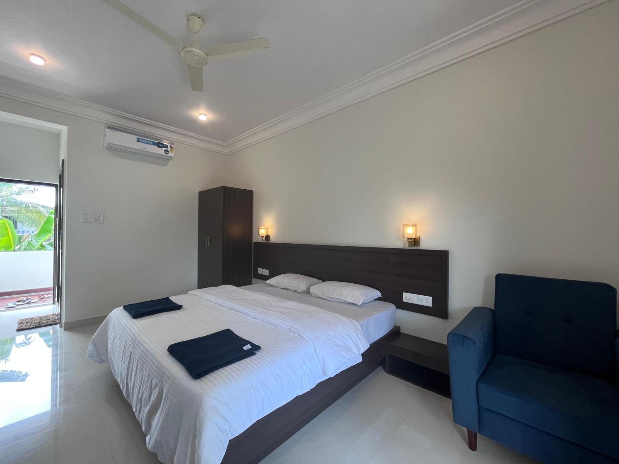 Sunset Guesthouse- With Kitchen & Ac * Morjim