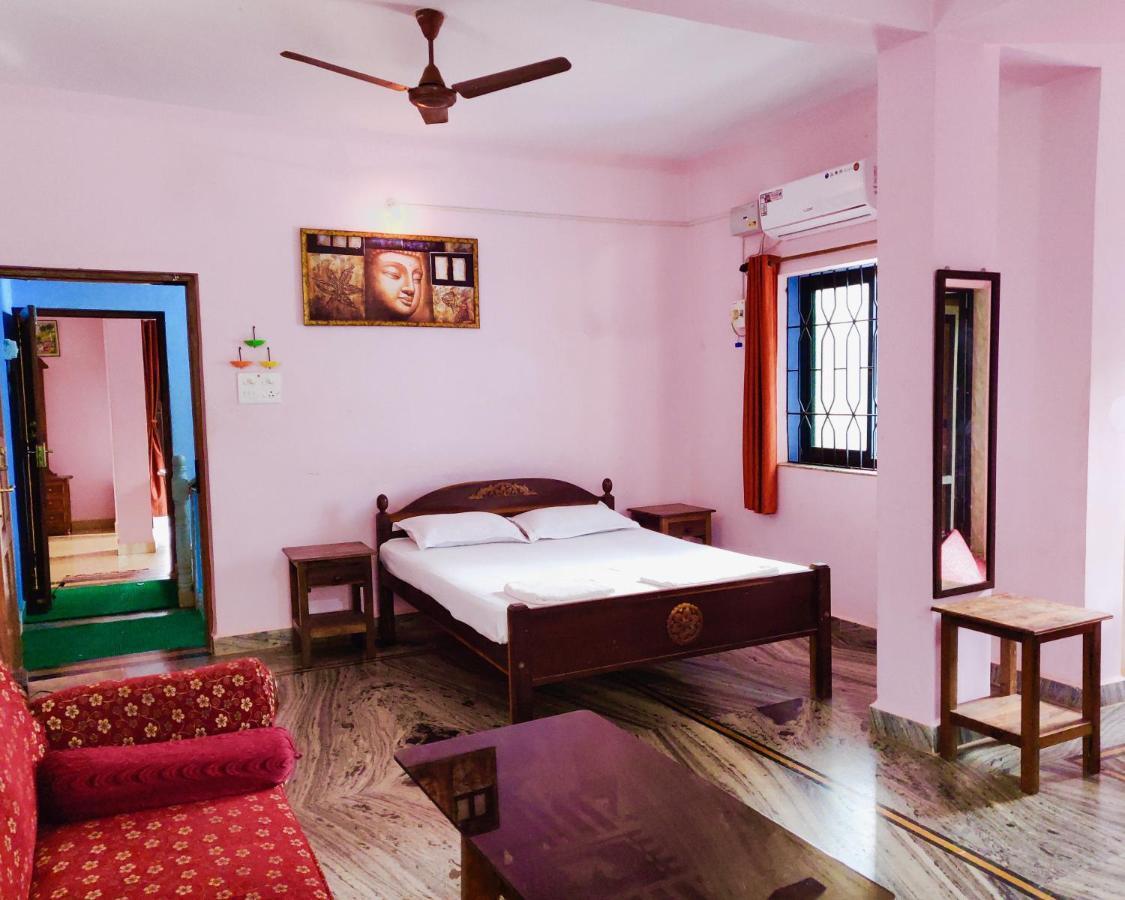 Apartment Sunset Guesthouse- With Kitchen & Ac Morjim